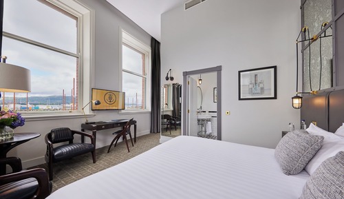 Deluxe Room, 1 King Bed