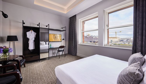 Suite, 1 King Bed