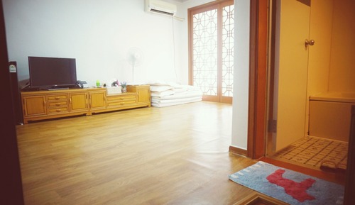 Family Room (Korean Ondol)