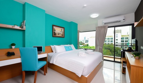 Superior Corner Room