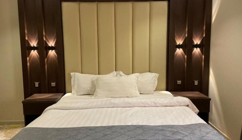 Junior Suite, 1 King Bed, City View