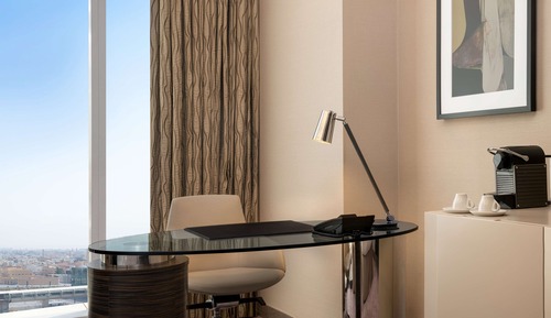 Deluxe Room, 1 King Bed