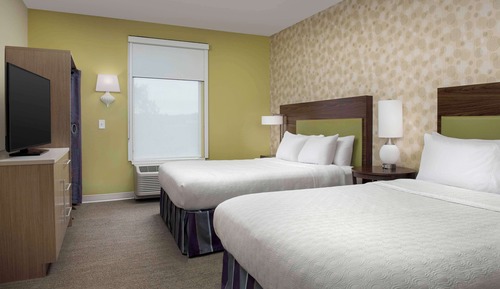 Studio, 2 Queen Beds, Accessible, Bathtub