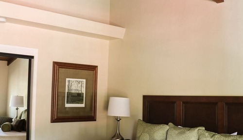 Basic Room, 1 King Bed