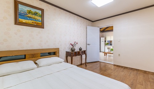 Room (Rosemary)