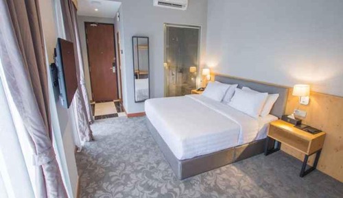 Deluxe King Double Balcony