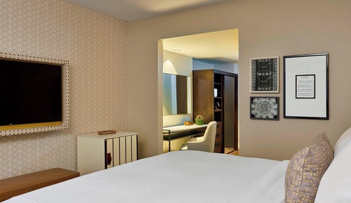 Executive Room, 1 King Bed, Non Smoking (Mobility Accessible, Tub)