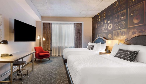 Standard Room, 2 Queen Beds, Non Smoking (Accessible Tub)