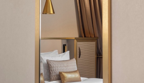 Queen Privilege Room 