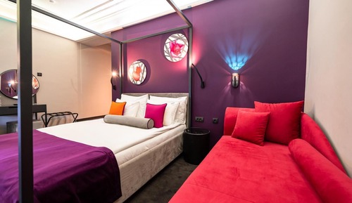 Premium Room, 1 King Bed with Sofa bed