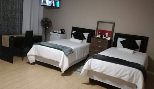 Family Room, 2 Bedrooms