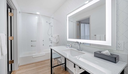 Room, Multiple Beds, Accessible, Non Smoking (Mobility, Accessible Tub)