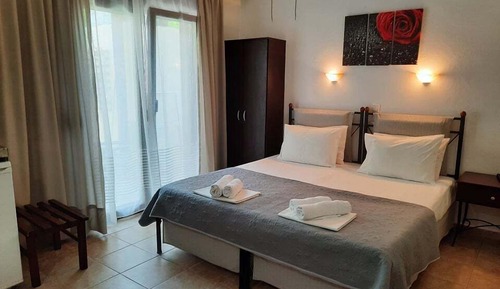 Studio (2 Adults)