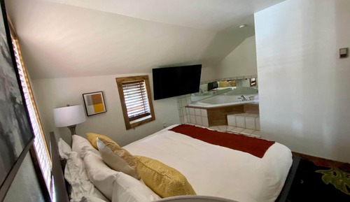Mini Suite with a King Bed and Twin Sofa Sleeper 
