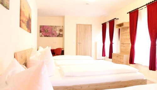 Economy Quadruple Room