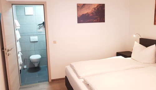 Comfort Room, Multiple Beds
