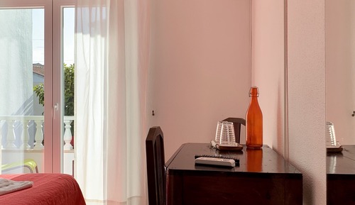 Standard Double or Twin Room, Private Bathroom (Guincho Lovely room)