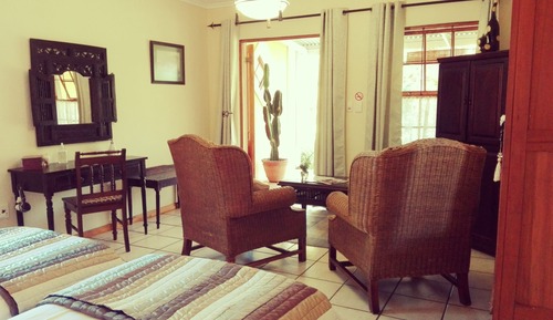 Superior twin room with garden view