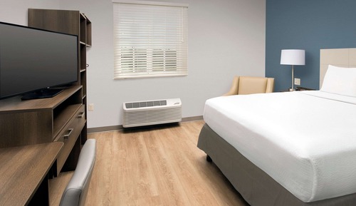 Room, 1 Queen Bed, Accessible, Non Smoking (Roll-in Shower)