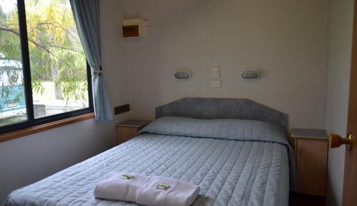 Superior 1 Bedroom Cabin