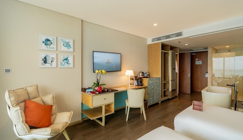 Premium Twin Room, City View