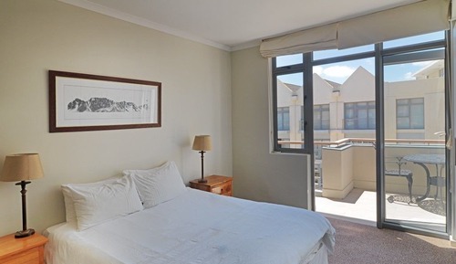 1 Bedroom Courtyard facing Apartments 