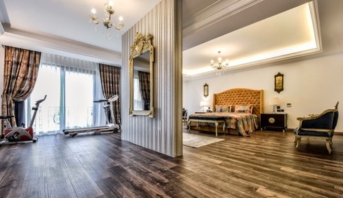Royal Suite, 1 Queen Bed with Sofa bed, Jetted Tub