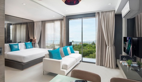 One Bedroom Deluxe Seaview Double