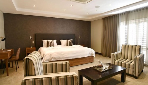 Presidential Suite 