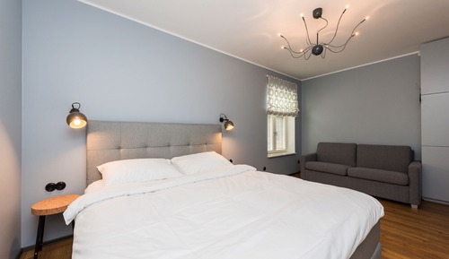 Apartment (Split Level)