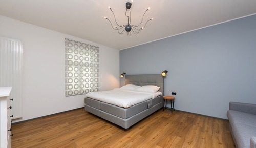 Superior Split Level Apartment