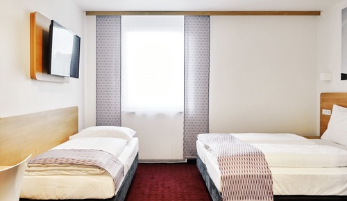 Basic Triple Room, 3 Twin Beds, Non Smoking