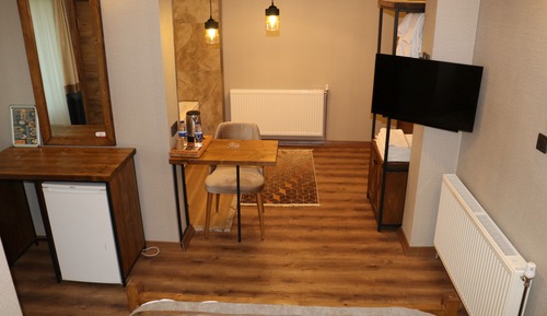 Deluxe Studio Suite, Smoking