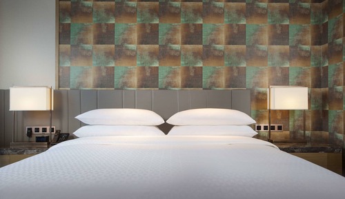 Room, 1 King Bed, City View
