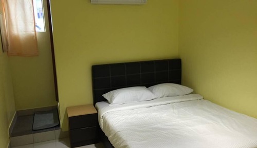 Double Room (with Window)
