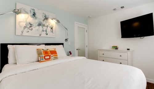 Superior Condo, 2 Bedrooms