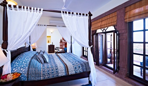Luxury Suite, 1 King Bed, Valley View