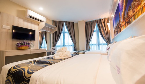 Deluxe Family Room