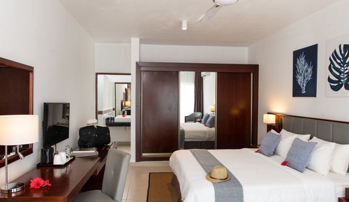 Standard Room, 1 King Bed
