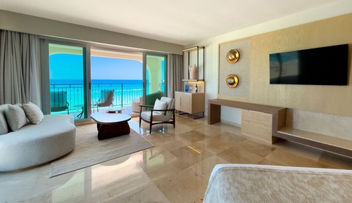 Grand Royal Suite Hot Tub Beachfront
