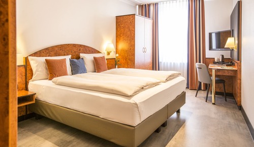 Economy Double Room, 1 Queen Bed