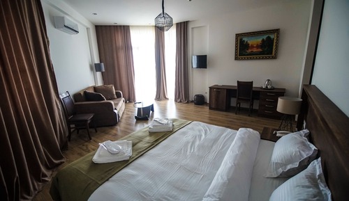 Luxury Double Room, City View