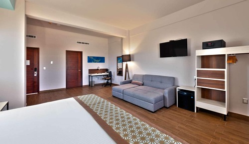 Suite, 1 King Bed, Non Smoking