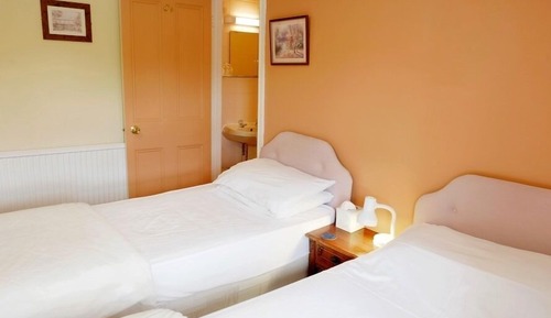 Twin Room, Ensuite (Shower over Bath)