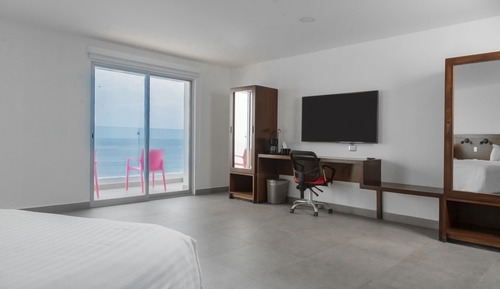 Studio Suite, 2 Queen Beds, Non Smoking, Balcony