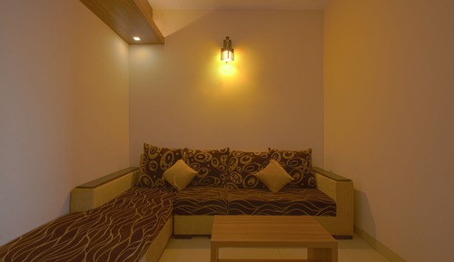 Standard Suite, Hill View