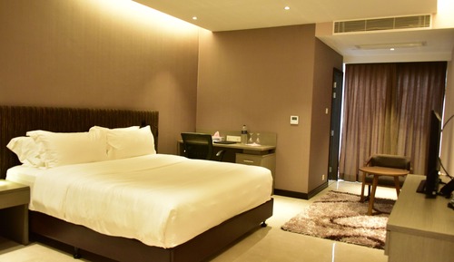 Super Deluxe Suite