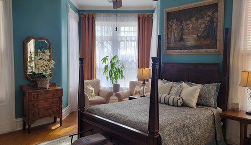 Deluxe Suite, 1 Queen Bed (Turret Suite)