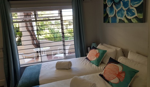 Twin Room (4)