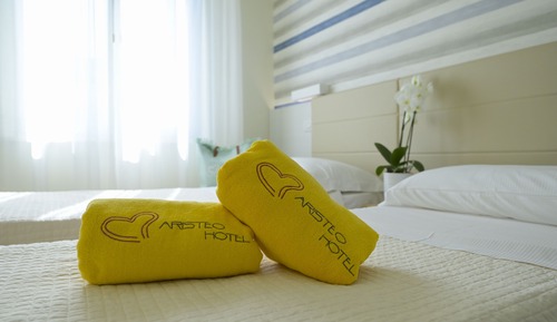 Room, Connecting Rooms, Partial Sea View (New)